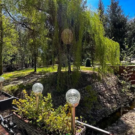 Szafirowy Dwor & Restauracja Гливице