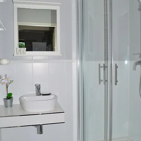 Szafirowy Dwor & Restauracja Гливице