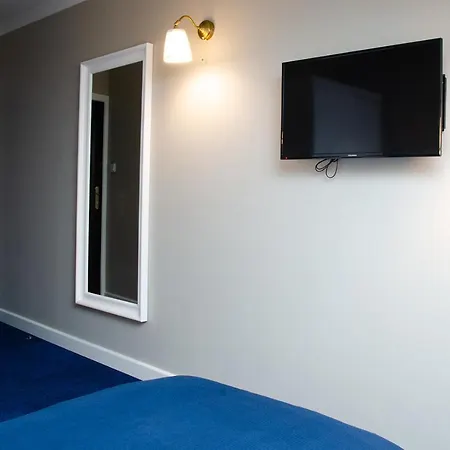 Szafirowy Dwor & Restauracja Отель