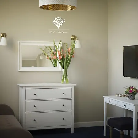 Szafirowy Dwor & Restauracja Отель Гливице