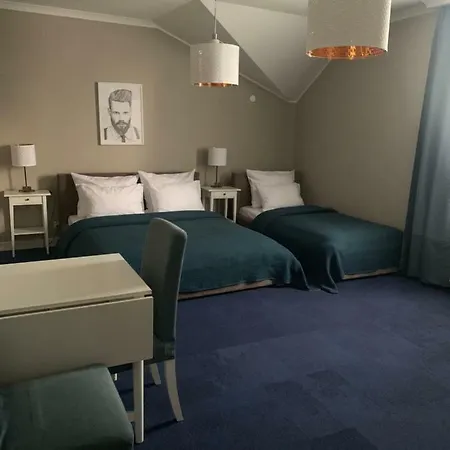 Szafirowy Dwor & Restauracja Hotel *