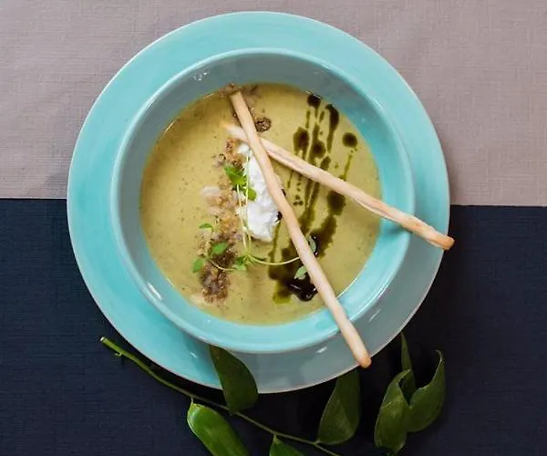 Szafirowy Dwor & Restauracja Hotel