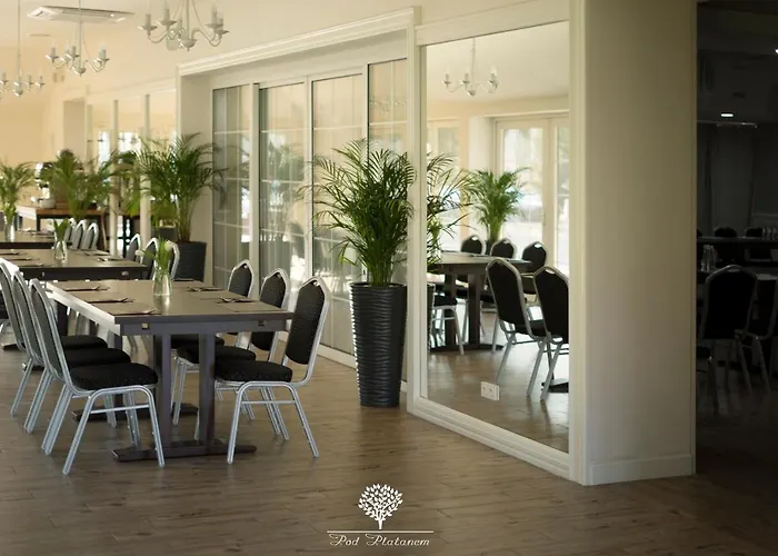 Hotel Szafirowy Dwor & Restauracja